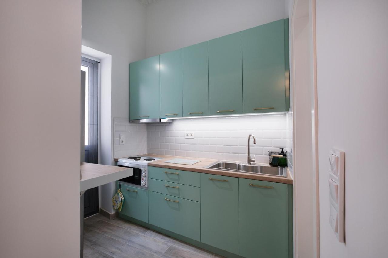 Piraiki Coastal Accommodation Piraeus Buitenkant foto