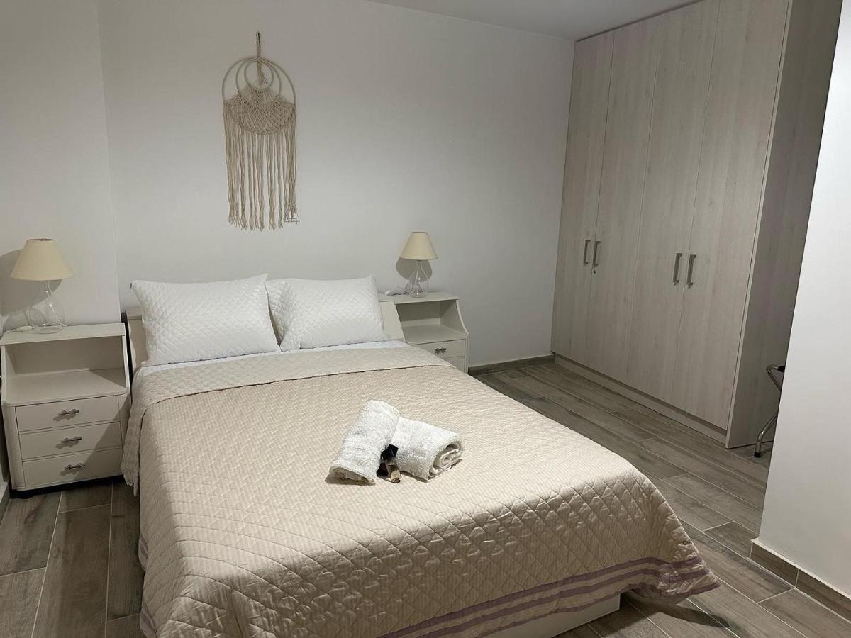 Piraiki Coastal Accommodation Piraeus Buitenkant foto