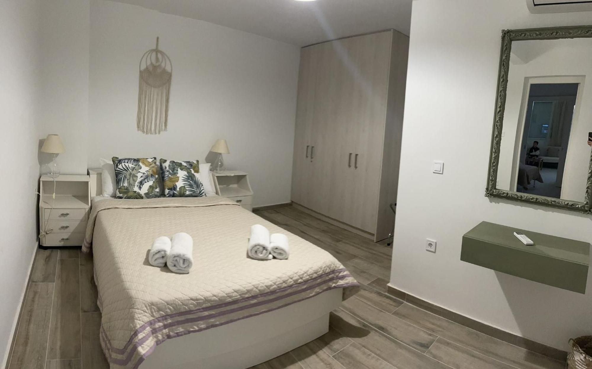 Piraiki Coastal Accommodation Piraeus Buitenkant foto
