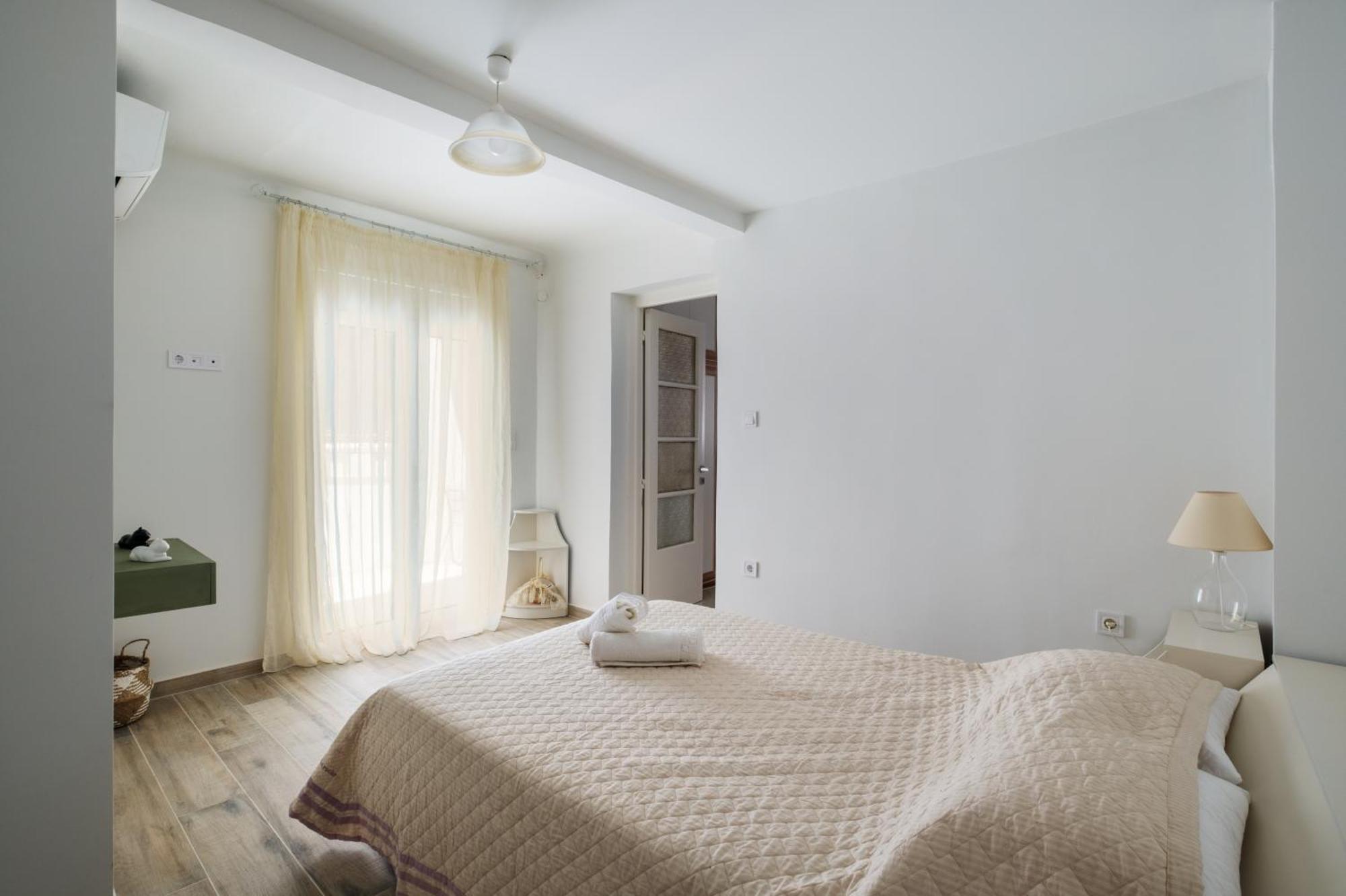 Piraiki Coastal Accommodation Piraeus Buitenkant foto